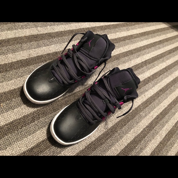 Jordan sneakers - Picture 3 of 6